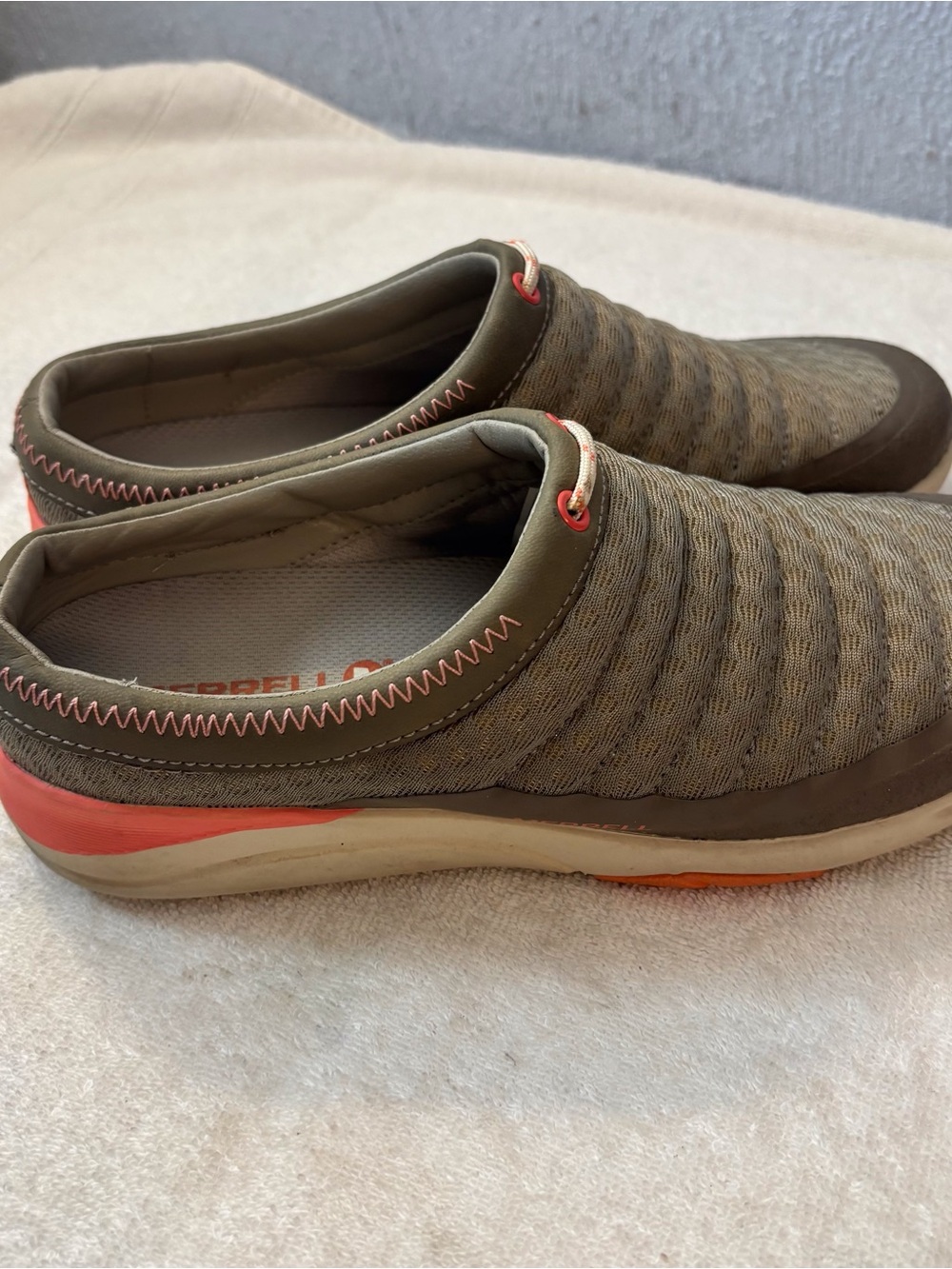 Merrell Womens Slip-On with Coral Accents Encore Breeze SZ 7 Float pro foam
